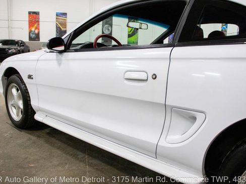 Used 1994 Ford Mustang GT image 22