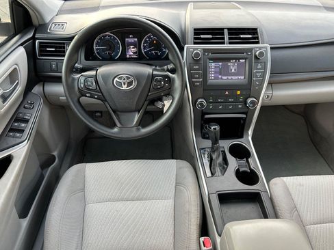 Used 2017 Toyota Camry LE FWD image 29