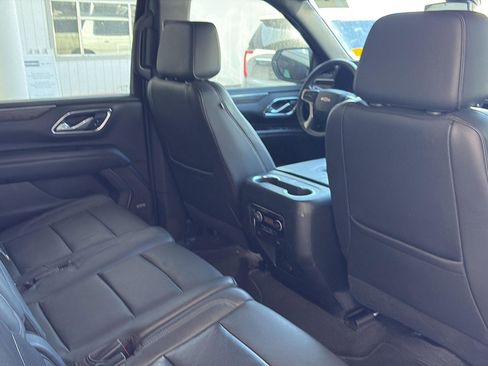 Used 2021 Chevrolet Suburban LT image 30