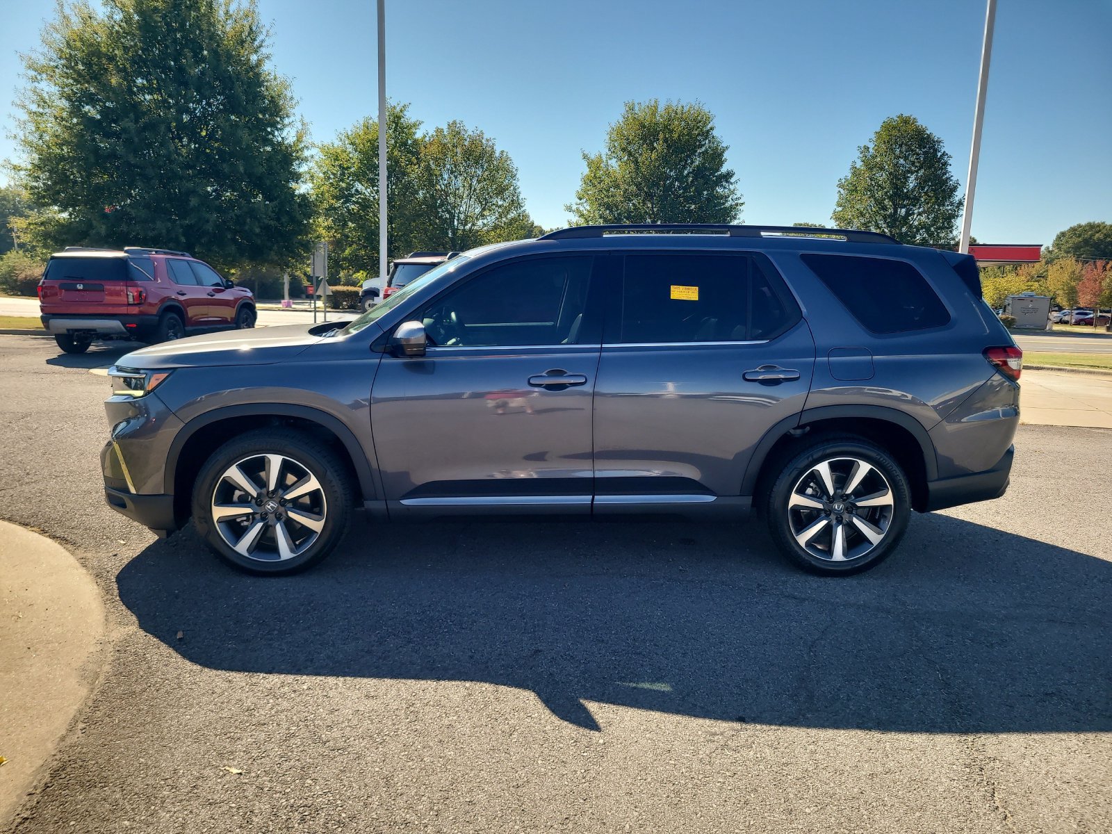 Used 2025 Honda Pilot Elite image 6