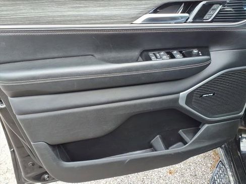 Used 2023 Jeep Wagoneer L Series II image 13