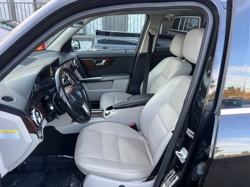 Used 2014 Mercedes-Benz GLK 350 4MATIC w/ Premium 1 Package image 17