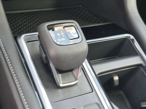 Used 2025 Nissan Pathfinder SV w/ SV Premium Package FWD image 20