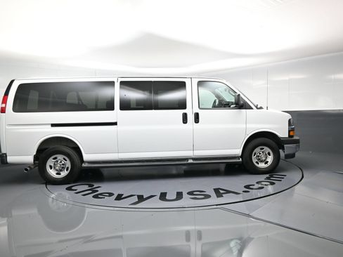 Used 2025 Chevrolet Express 3500 LT w/ LT Preferred Equipment Group RWD image 10