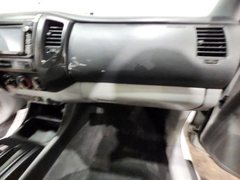 Used 2015 Toyota Tacoma 4x4 Access Cab image 10