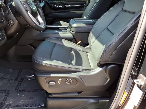 Certified 2024 GMC Yukon XL Denali w/ Advanced Technology Package AWD/4WD image 15