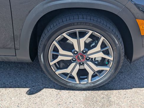 Used 2022 Kia Seltos SX w/ Sunroof Package AWD/4WD image 9