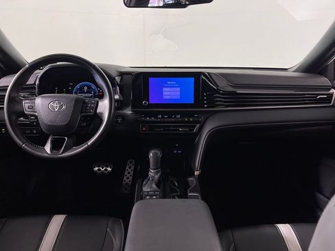 Certified 2025 Toyota Camry SE FWD image 14