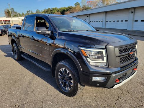 Used 2021 Nissan Titan PRO-4X w/ Pro-4x Convenience Package image 3
