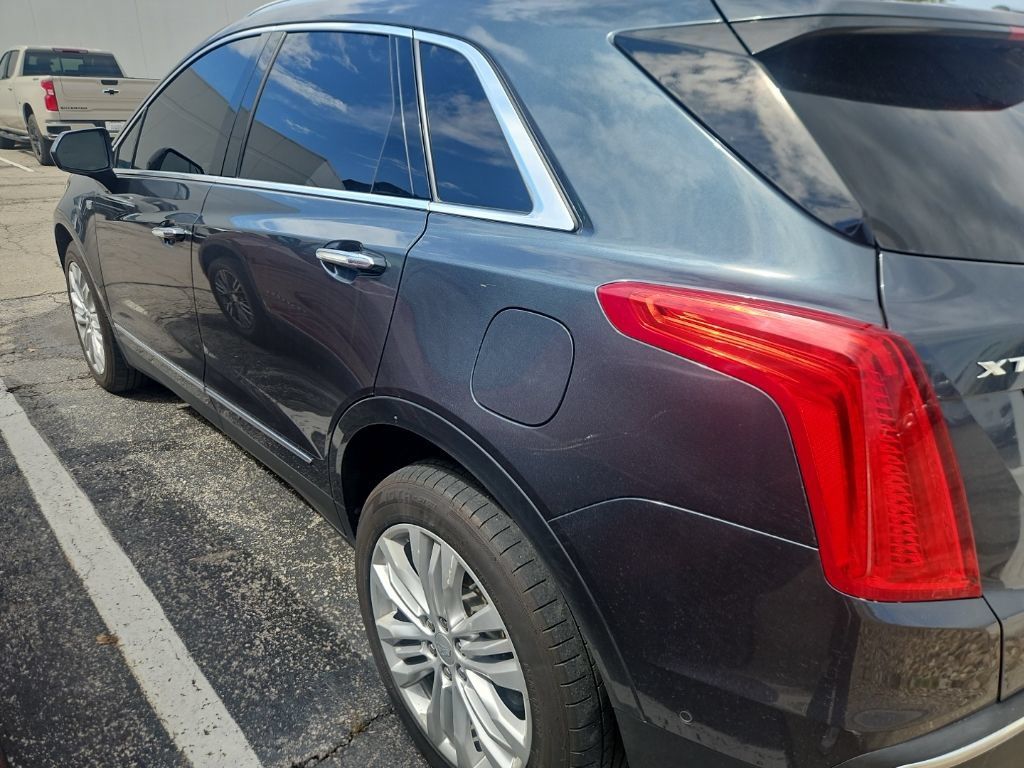 Used 2019 Cadillac XT5 Premium Luxury w/ Driver Assist Package AWD/4WD image 3