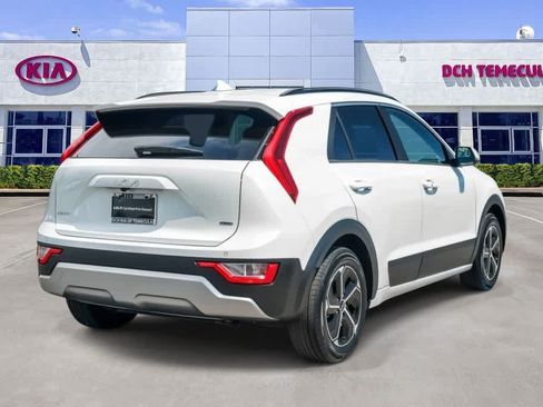 Certified 2023 Kia Niro EX FWD image 4