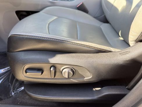 Used 2019 GMC Terrain SLT image 16