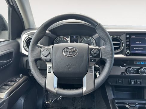 Used 2022 Toyota Tacoma SR5 RWD image 13