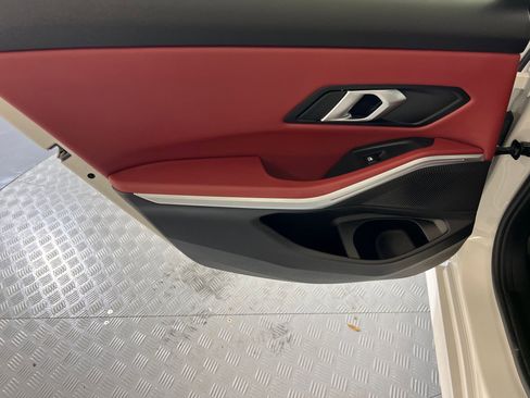 Used 2025 BMW 330i xDrive Sedan w/ Premium Package AWD/4WD image 31