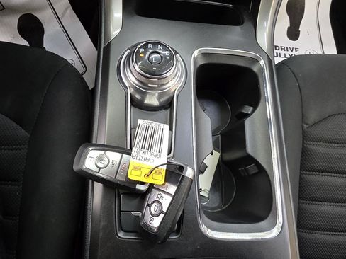 Used 2018 Ford Fusion SE FWD image 32