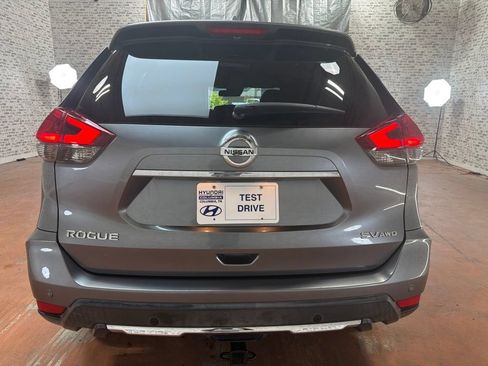 Used 2019 Nissan Rogue SV AWD/4WD image 6
