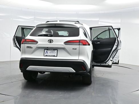 Used 2023 Toyota Corolla Cross XLE w/ Convenience Package FWD image 50