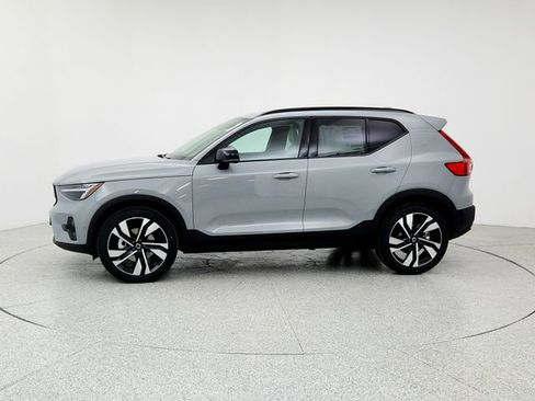 New 2026 Volvo XC40 B4 Plus w/ Climate Package image 8