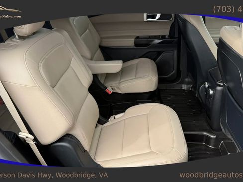 Used 2020 Ford Explorer XLT w/ Equipment Group 202A AWD/4WD image 36