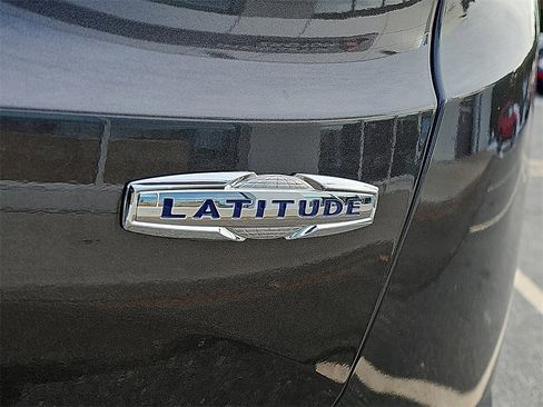 Used 2021 Jeep Renegade Latitude image 31