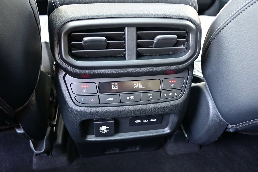 Used 2025 Honda Pilot Elite image 28