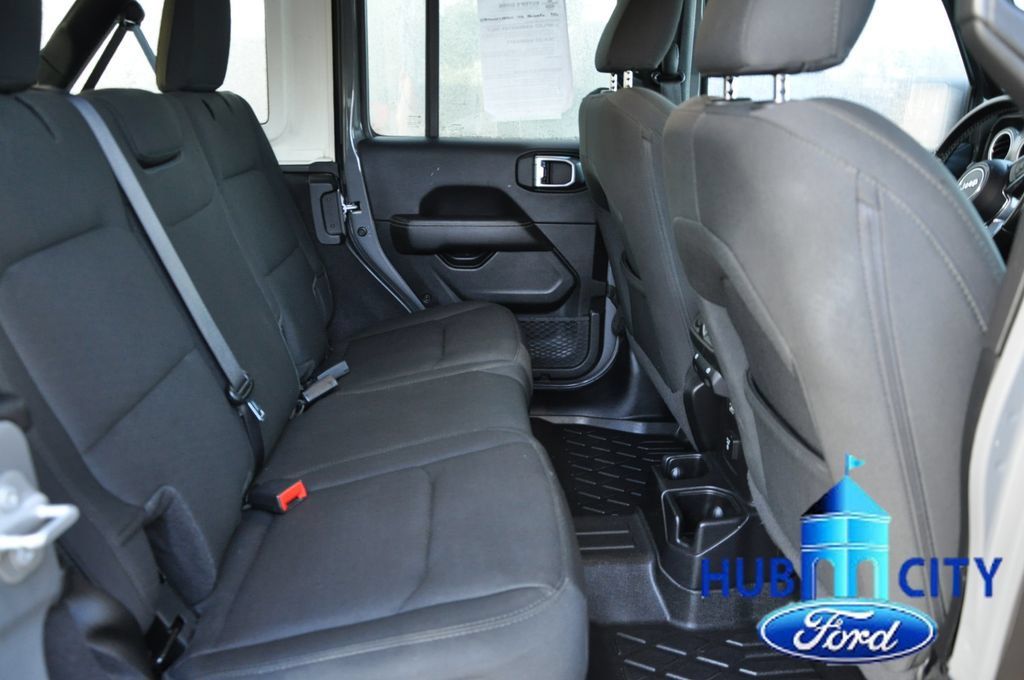 Used 2021 Jeep Wrangler Unlimited Sahara AWD/4WD image 14