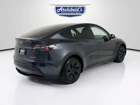 Used 2024 Tesla Model Y Long Range AWD/4WD image 7