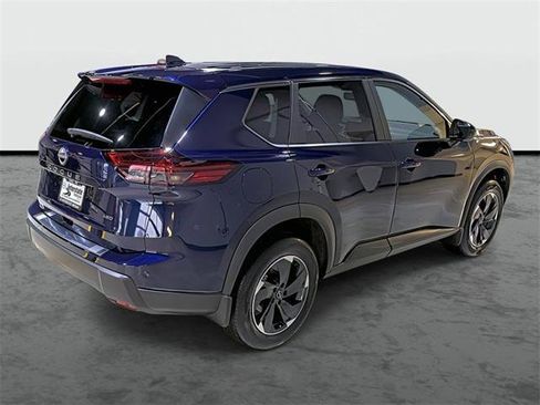 Used 2026 Nissan Rogue SV w/ Cold Weather Package AWD/4WD image 4