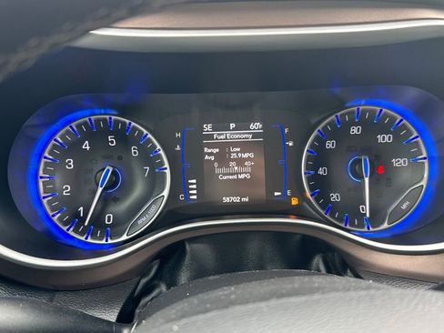 Used 2023 Chrysler Voyager LX FWD image 19
