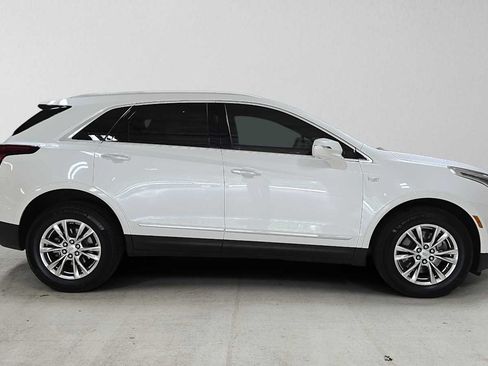 Used 2020 Cadillac XT5 Premium Luxury FWD image 2