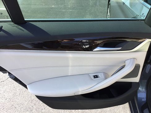 Used 2019 BMW 540i image 23