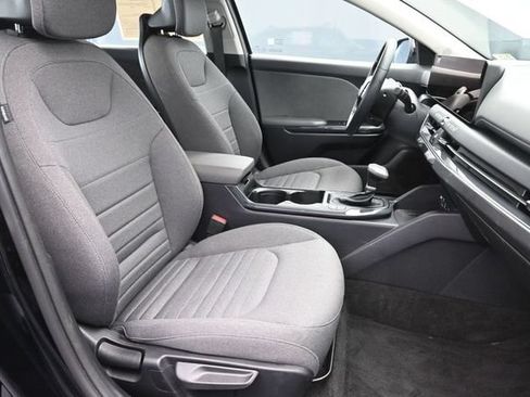 Used 2025 Kia K4 EX FWD image 31