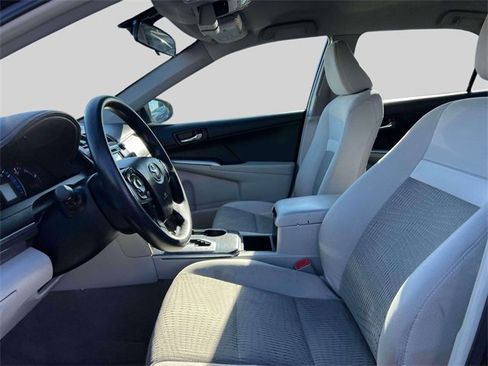 Used 2013 Toyota Camry LE image 18