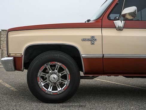 Used 1987 Chevrolet C/K Truck 2500 RWD image 4