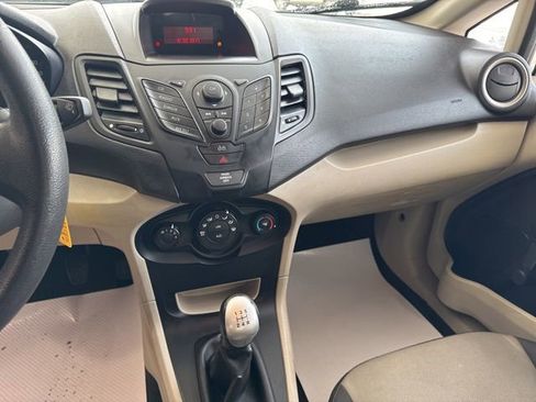 Used 2013 Ford Fiesta S image 22