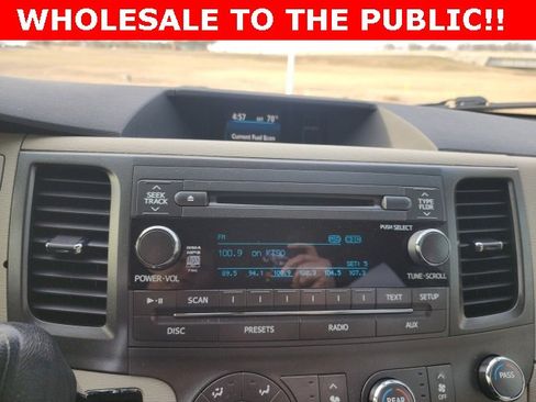 Used 2011 Toyota Sienna LE image 17