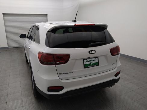 Used 2019 Kia Sorento FWD image 6