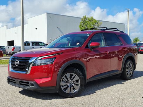Certified 2025 Nissan Pathfinder SV FWD image 33