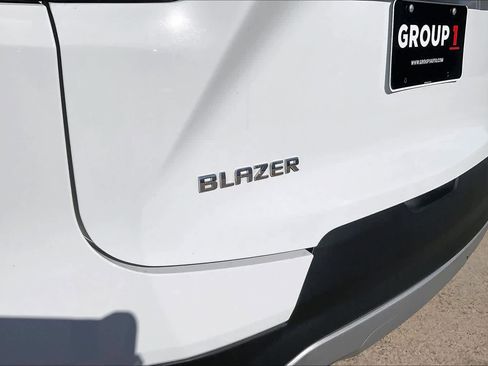Used 2025 Chevrolet Blazer LT image 11