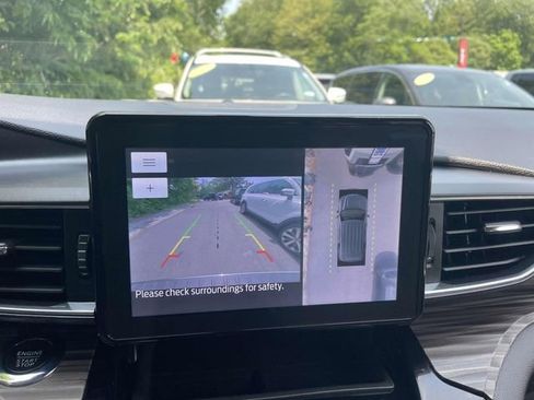 Used 2022 Ford Explorer Limited image 26