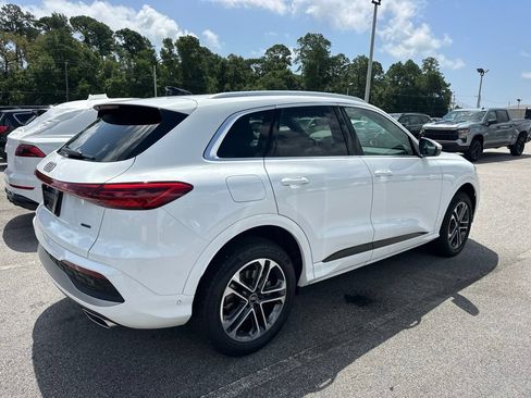 Used 2025 Audi Q5 Premium w/ 19" Wheel Package AWD/4WD image 8