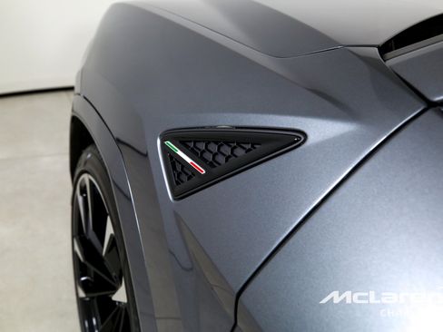 Used 2020 Lamborghini Urus image 38