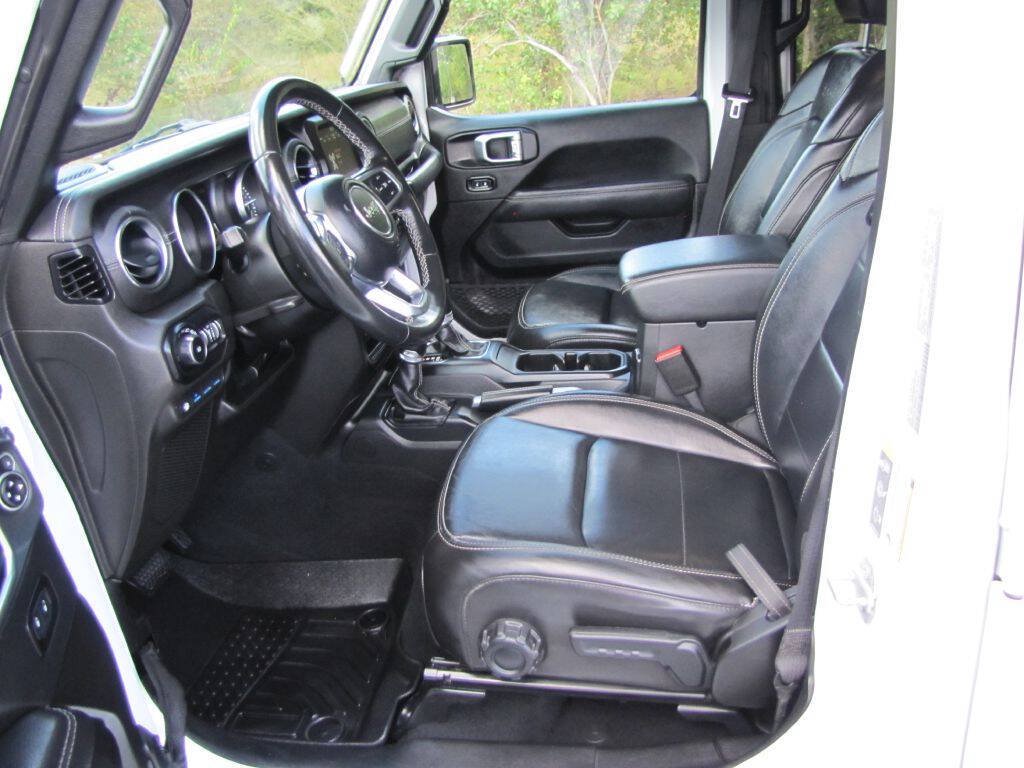 Used 2022 Jeep Wrangler Unlimited Sahara AWD/4WD image 12