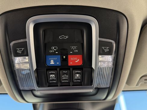 Used 2024 RAM 3500 Limited w/ Safety Group AWD/4WD image 31