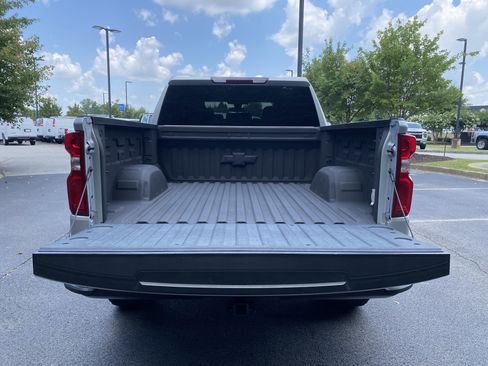 Used 2022 Chevrolet Silverado 1500 Custom Trail Boss w/ Safety Confidence Package AWD/4WD image 11