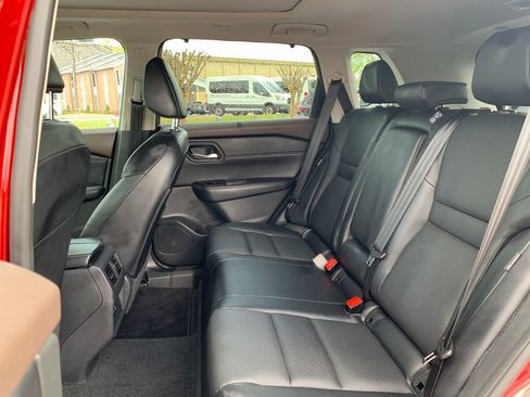 Used 2023 Nissan Rogue SV w/ SV Premium B Package image 23