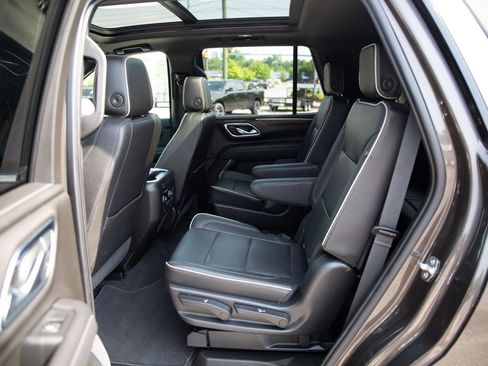 Used 2021 Chevrolet Tahoe Premier w/ Premium Package AWD/4WD image 23