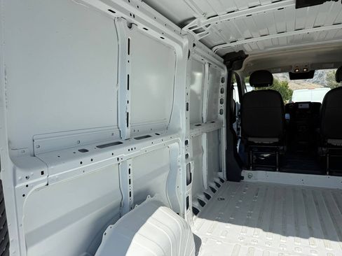 Used 2025 RAM ProMaster 2500 w/ Convenience Group FWD image 21