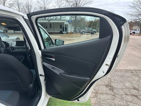 Used 2018 Toyota Yaris iA image 17