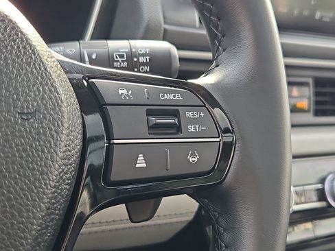 Certified 2025 Honda Pilot Touring image 19